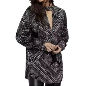 NWT FREE PEOPLE Black Pattern Long Sleeve Halter Deep V-Neck Blouse Size Medium